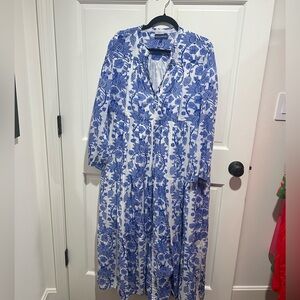 Beautiful long sleeve blue and white print maxi dress